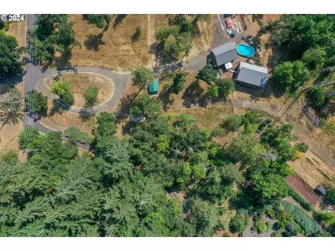 W 40th Ave, Eugene, OR 97405