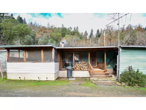 214 Thompson Rd, Riddle, OR 97469 photo 1