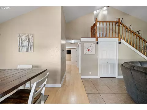 Entry Way - 5268 Sugarpine Cir, Eugene, OR 97402 photo 1 of 1