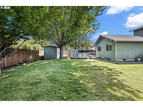 Exterior - 5268 Sugarpine Cir, Eugene, OR 97402 photo 9 of 12