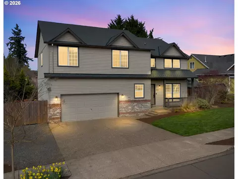 19221 Windmill Dr, Oregon City, OR 97045