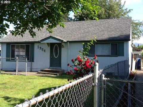 1954 D St, Springfield, OR 97477 photo 1