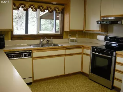 28080 Briggs Hill Rd, Eugene, OR 97405 photo 1