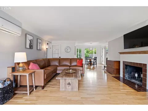 Living - 765 Louis St, Eugene, OR 97402 photo 4 of 6