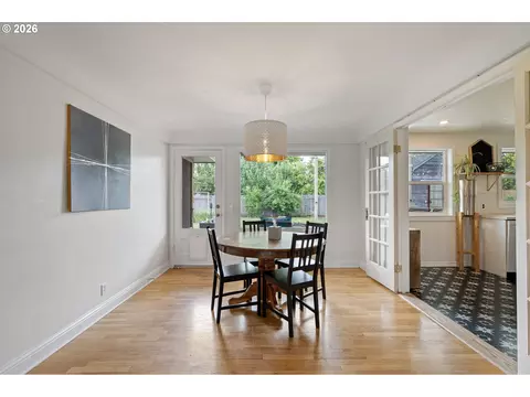 Dining - 765 Louis St, Eugene, OR 97402 photo 1 of 2