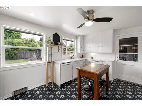 Kitchen - 765 Louis St, Eugene, OR 97402 photo 4 of 6