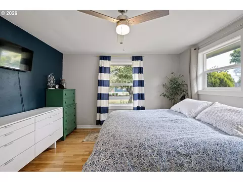 Bedroom - 765 Louis St, Eugene, OR 97402 photo 2 of 4