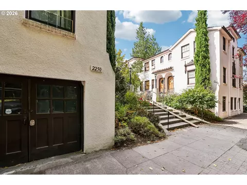 2250 NE Flanders St #1, Portland, OR 97232