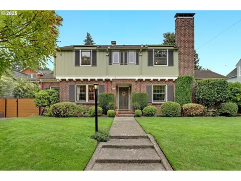 2928 NE Dunckley St, Portland, OR 97212