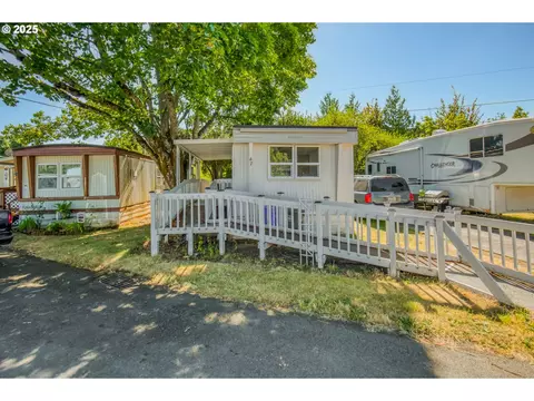 16745 SE Division St #47, Portland, OR 97236