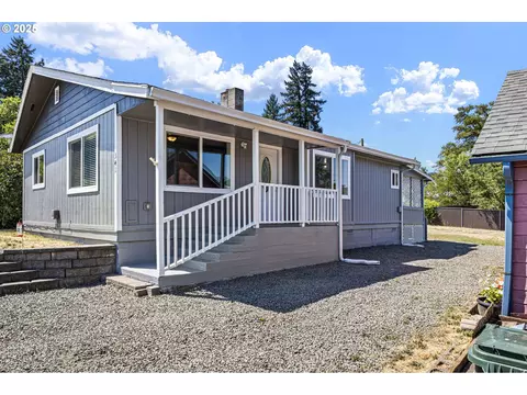 341 5th St, Yoncalla, OR 97499