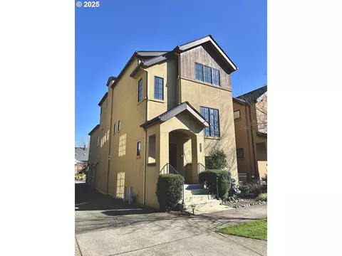 2969 Lord Byron Pl, Eugene, OR 97408