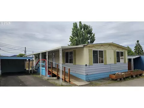 2071 NE Stephens St #L9, Roseburg, OR 97470