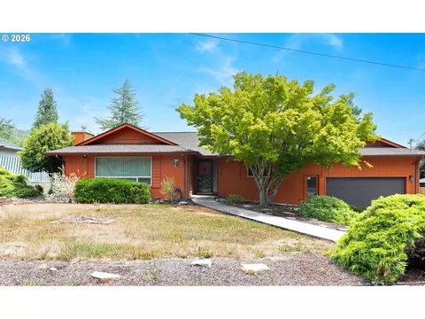 2219 NW Troost St, Roseburg, OR 97471