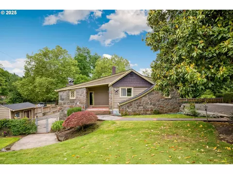 201 SE Roberts Ave, Gresham, OR 97080 photo 1