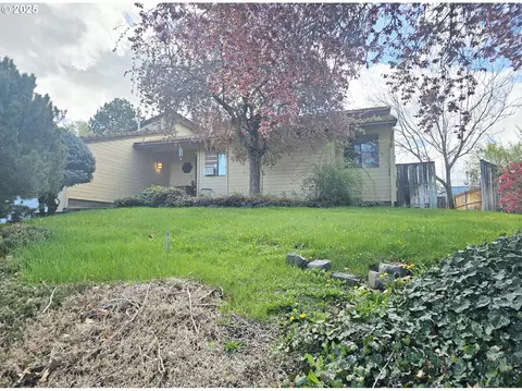 710 E Quince Ave, Hermiston, OR 97838