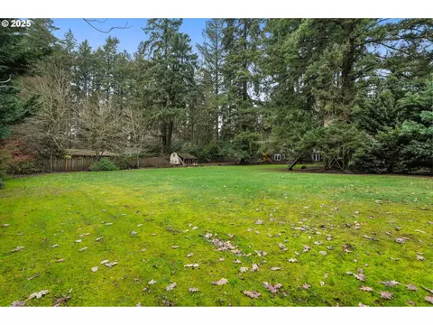 0 SW Dawn St #2, Lake Oswego, OR 97035