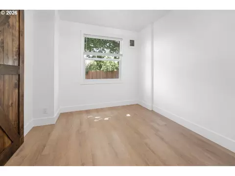 Bedroom - 1879 G St, Springfield, OR 97477 photo 3 of 3