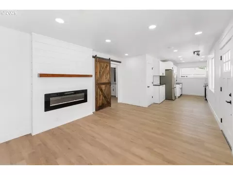 Living - 1879 G St, Springfield, OR 97477 photo 3 of 3