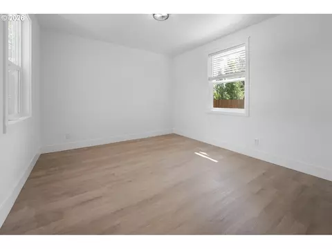 Bedroom - 1879 G St, Springfield, OR 97477 photo 1 of 3