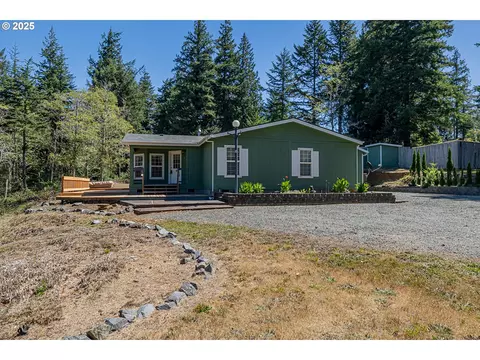 93361 Rainmaker Ln, Coos Bay, OR 97420