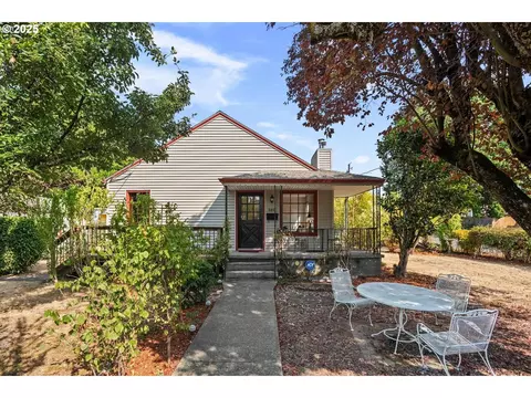 8457 NE Going St, Portland, OR 97220