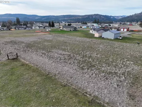 953 N 15th Ave, Elgin, OR 97827 photo 9