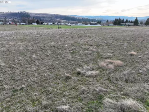 953 N 15th Ave, Elgin, OR 97827 photo 7