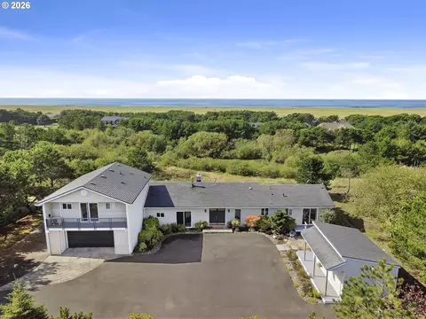 89796 Sea Breeze Dr, Warrenton, OR 97146