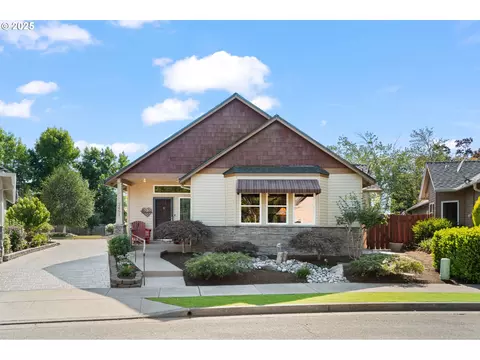 2451 Tracy Ln, Woodburn, OR 97071