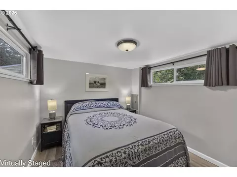 Bedroom - 10213 Sweet Creek Rd, Mapleton, OR 97453 photo 2 of 3