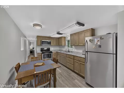 Kitchen - 10213 Sweet Creek Rd, Mapleton, OR 97453 photo 2 of 4