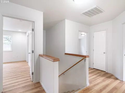 Entry Way - 21754 NE Couch Ct, Gresham, OR 97030 photo 2 of 2