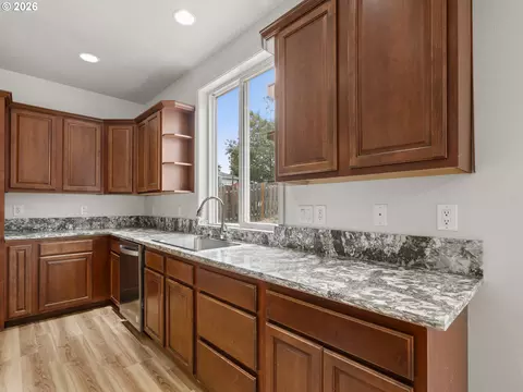 Kitchen - 21754 NE Couch Ct, Gresham, OR 97030 photo 1 of 3