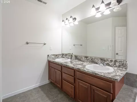 Bath - 21754 NE Couch Ct, Gresham, OR 97030 photo 1 of 3