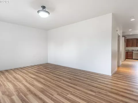 Living - 21754 NE Couch Ct, Gresham, OR 97030 photo 6 of 9