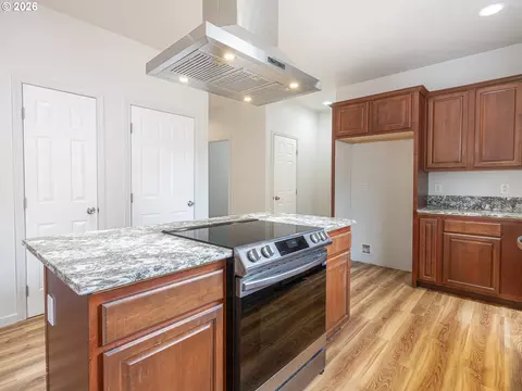 Kitchen - 21754 NE Couch Ct, Gresham, OR 97030 photo 2 of 3