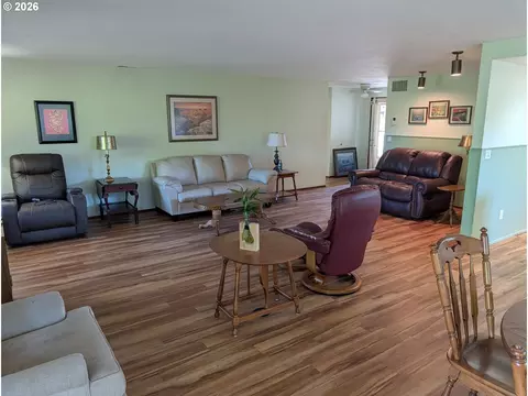 Living - 5440 J St, Springfield, OR 97478 photo 1 of 2
