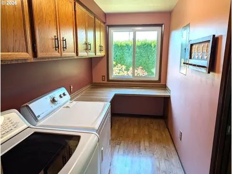 Other - 5440 J St, Springfield, OR 97478 photo 2 of 2