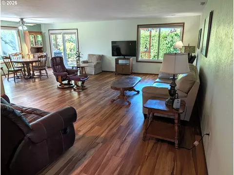 Living - 5440 J St, Springfield, OR 97478 photo 2 of 2