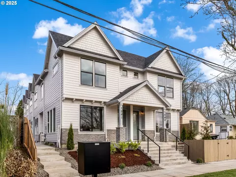 1593 N Mcclellan St #3, Portland, OR 97217