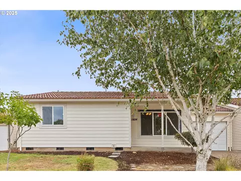 1804 N Aldersgate Ln, Newberg, OR 97132