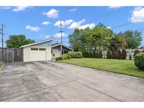 Exterior - 2895 Ferry St, Eugene, OR 97405 photo 2 of 13