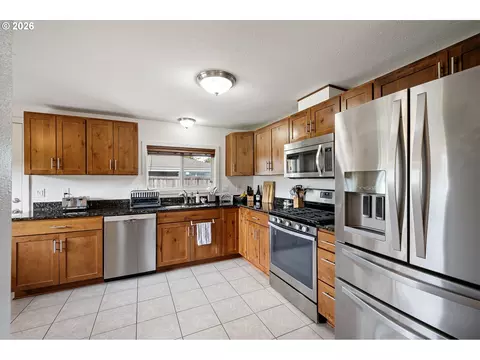 Kitchen - 2895 Ferry St, Eugene, OR 97405 photo 4 of 4
