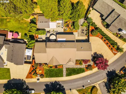 View/Area - 673 Shoreline Way, Eugene, OR 97401 photo 2 of 4