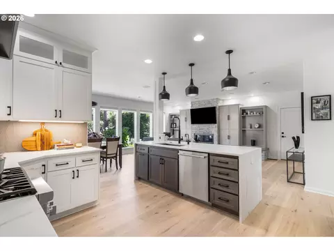 Kitchen - 673 Shoreline Way, Eugene, OR 97401 photo 1 of 5