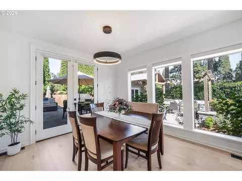 Dining - 673 Shoreline Way, Eugene, OR 97401 photo 1 of 3