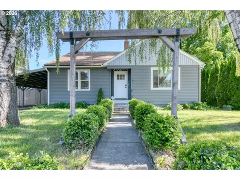 424 E Darwin St, Athena, OR 97813