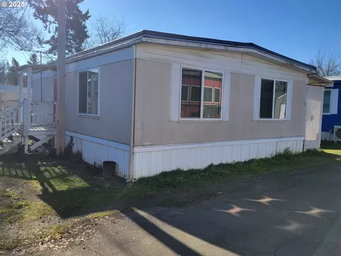 12726 SE Division St #33, Portland, OR 97236