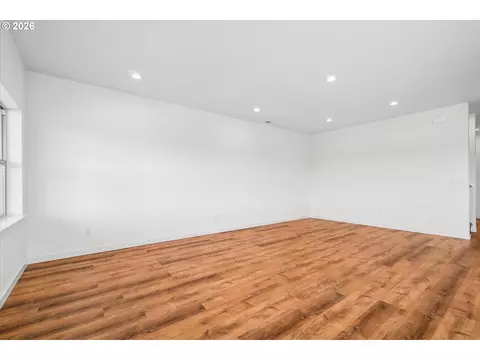 Living - 763 Boulder Loop, Creswell, OR 97426 photo 1 of 4